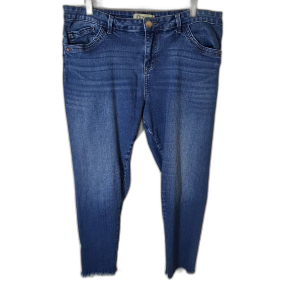 Democracy Blue Medium Wash Mid-Rise Seamless Ankle Skimmer Jeans Size 18W - Picture 3 of 14